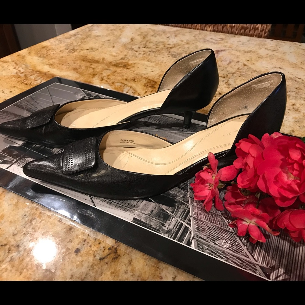 Tahari pumps